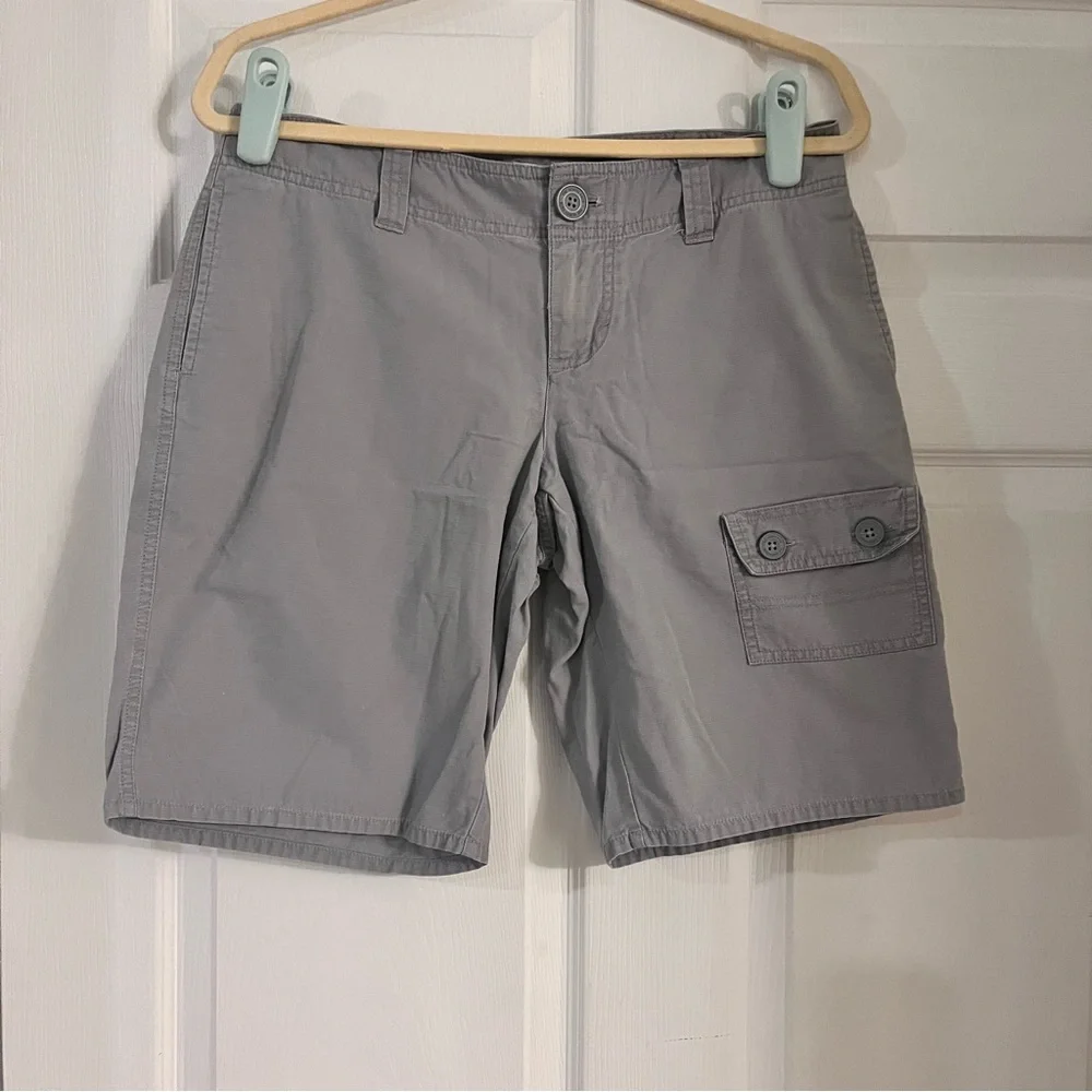 The‎ North Face rip stop cotton gray shorts women’s 6 tall